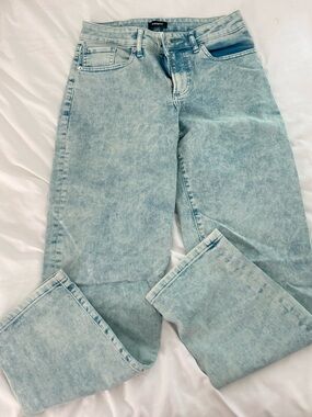 Express Light Wash mid rise boyfriend jeans
